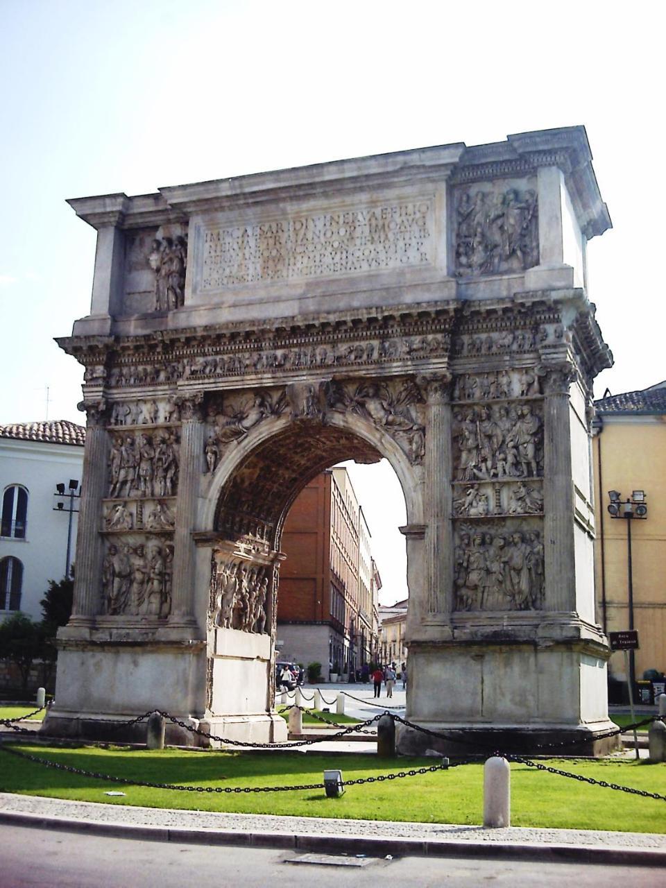 Hotel Antiche Terme Benevento Exterior foto